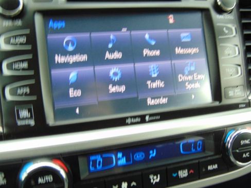 Used 2015 Toyota Highlander Limited FWD image 11