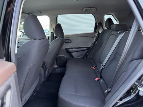 Used 2023 Nissan Rogue S image 15