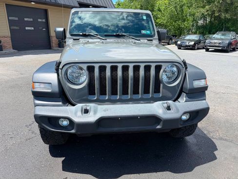 Used 2019 Jeep Wrangler Unlimited Sport S AWD/4WD image 3