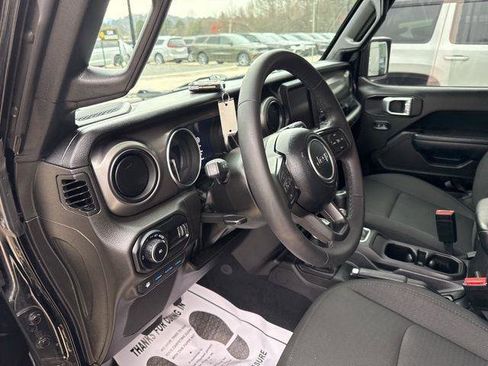 Used 2023 Jeep Wrangler Unlimited AWD/4WD image 16