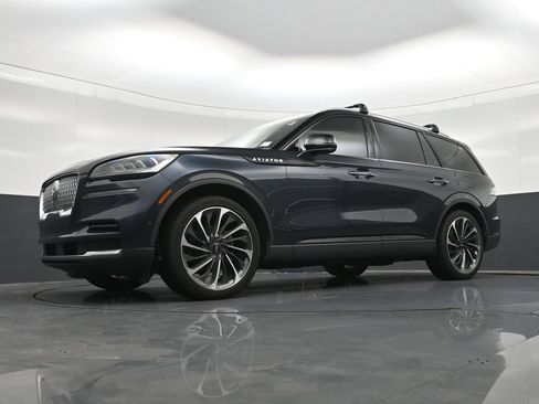 Used 2024 Lincoln Aviator Reserve w/ Equipment Group 201A RWD image 24