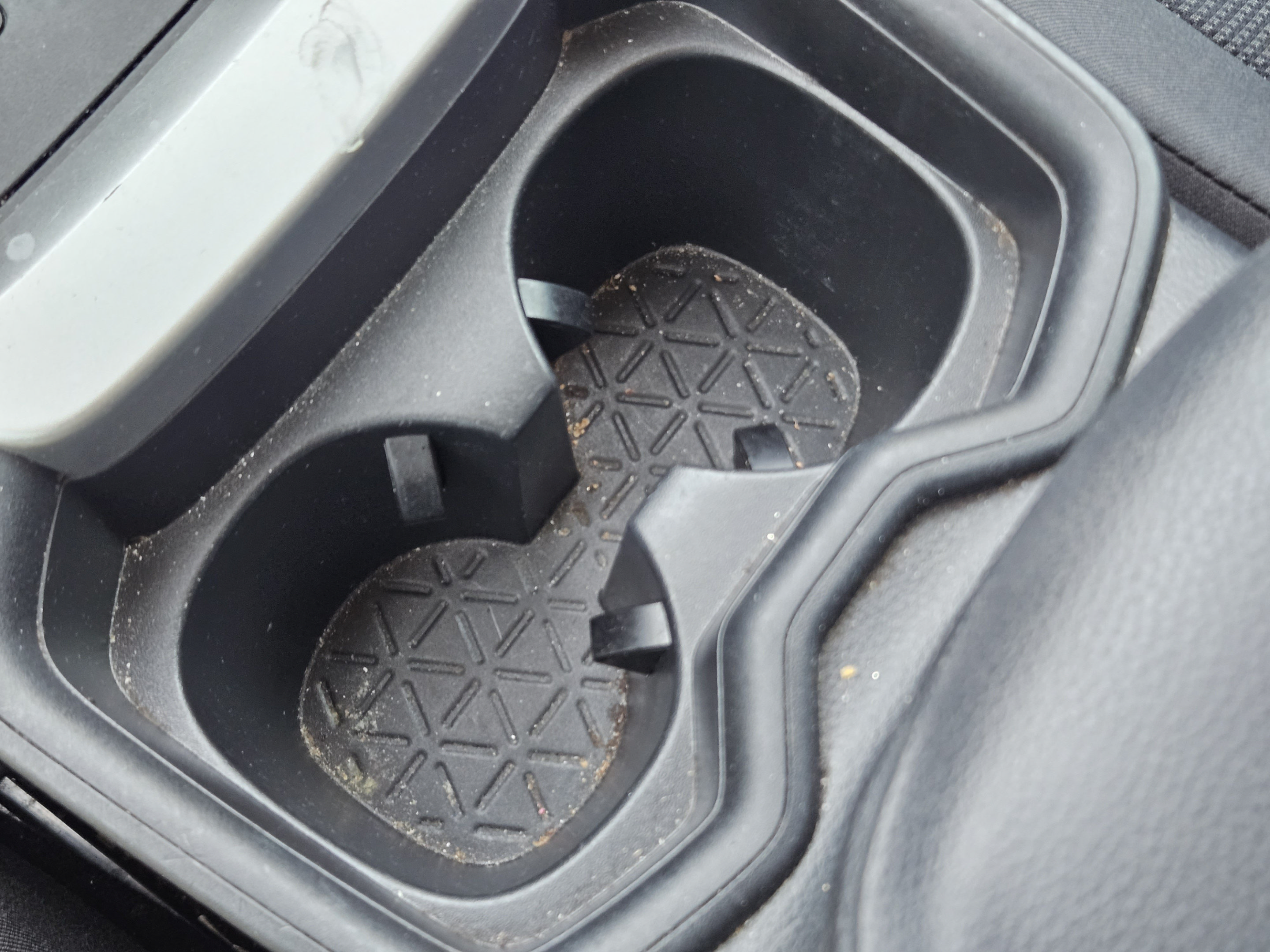 Used 2019 Toyota RAV4 LE FWD image 20
