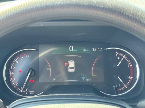 Used 2025 Toyota RAV4 XLE FWD image 17