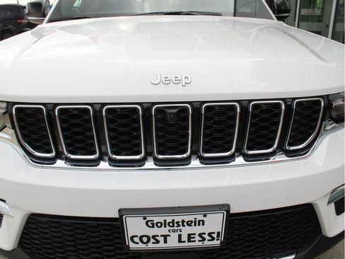 New 2025 Jeep Grand Cherokee Limited w/ Luxury Tech Group II image 2
