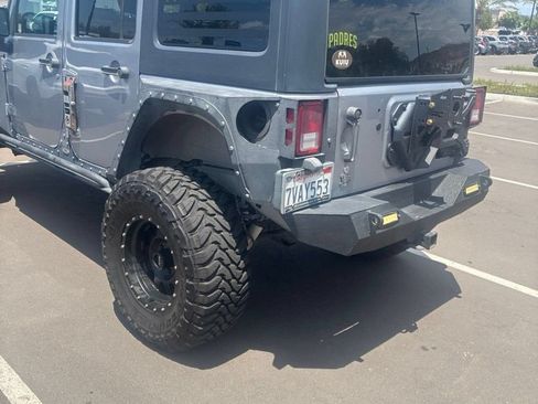 Used 2016 Jeep Wrangler Unlimited Rubicon AWD/4WD image 11