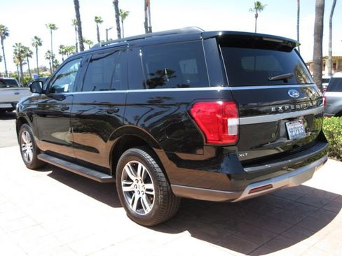 Certified 2024 Ford Expedition XLT RWD image 2