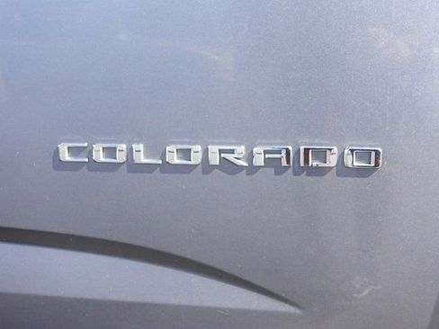 Used 2022 Chevrolet Colorado LT w/ Safety Package image 8