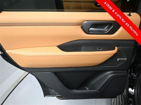 New 2025 Nissan Armada SL w/ Captain's Chari Seat Package image 20