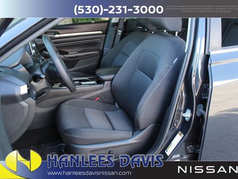 Used 2021 Nissan Altima 2.5 SV FWD image 12