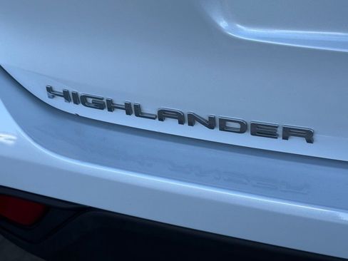 Certified 2023 Toyota Highlander XLE image 13