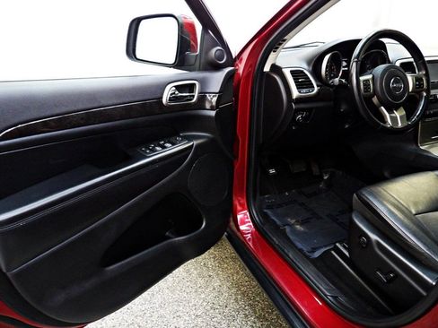 Used 2012 Jeep Grand Cherokee Laredo AWD/4WD image 5