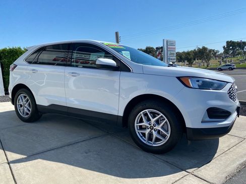Used 2024 Ford Edge SEL image 11