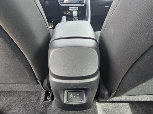 Used 2025 Hyundai Elantra Sport FWD image 29