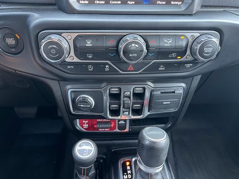 Used 2022 Jeep Gladiator Mojave AWD/4WD image 22