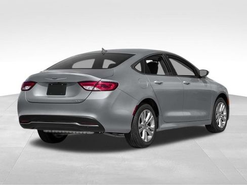 Used 2016 Chrysler 200 Limited FWD image 2