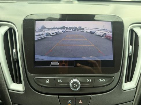 Used 2022 Chevrolet Malibu LT w/ Leather Package FWD image 23