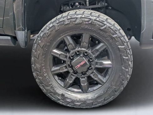 Used 2024 GMC Sierra 2500 AT4 w/ AT4 Premium Plus Package AWD/4WD image 11