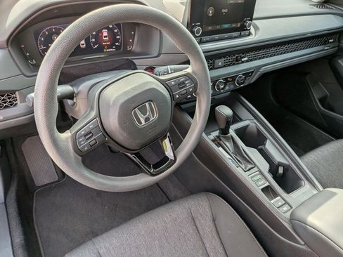Used 2023 Honda Accord EX image 10