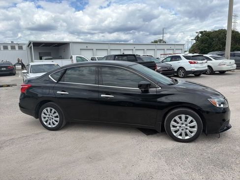 Used 2018 Nissan Sentra S image 4