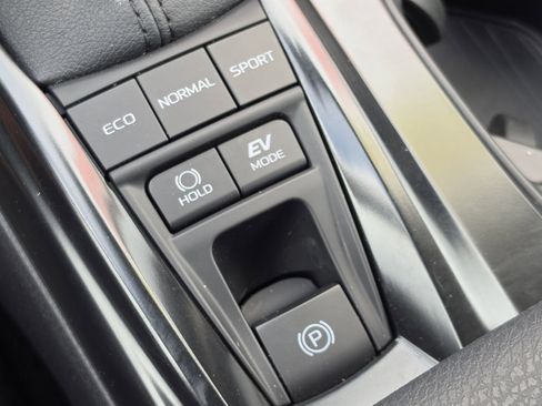 Used 2026 Toyota Camry LE FWD image 28