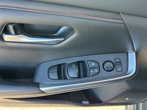 Used 2024 Nissan Sentra SR w/ SR Premium Package image 13