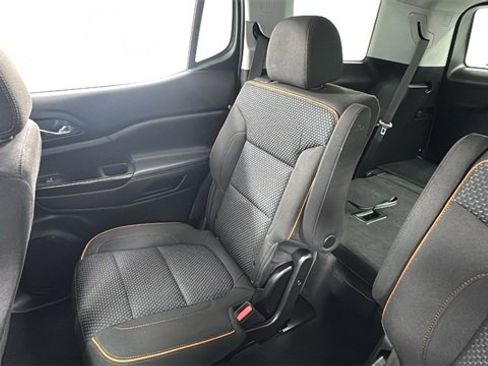 Used 2023 GMC Acadia AT4 image 14