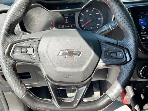 Used 2023 Chevrolet TrailBlazer RS w/ Sun and Liftgate Package image 11