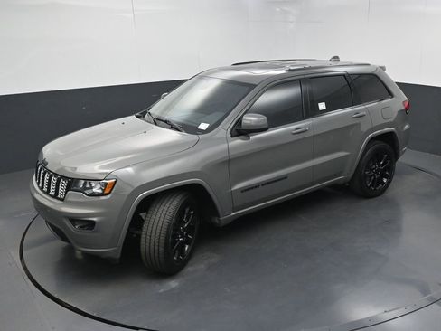 Used 2021 Jeep Grand Cherokee Laredo X RWD image 31