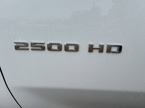 Used 2023 Chevrolet Silverado 2500 Custom w/ Custom Convenience Package image 4