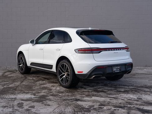 Certified 2025 Porsche Macan image 3