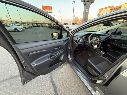 Used 2023 Nissan Versa SV image 13