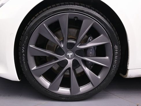 Used 2020 Tesla Model S Long Range Plus image 10