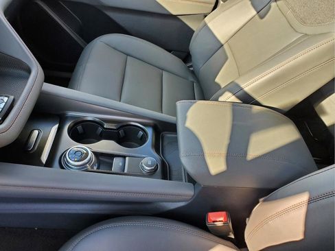 New 2025 Ford Explorer Active w/ Active Comfort Package image 33