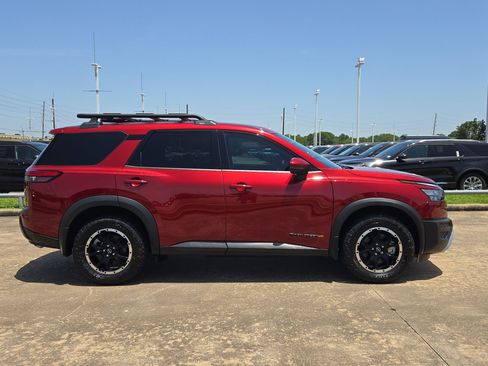 Used 2025 Nissan Pathfinder Rock Creek AWD/4WD image 2