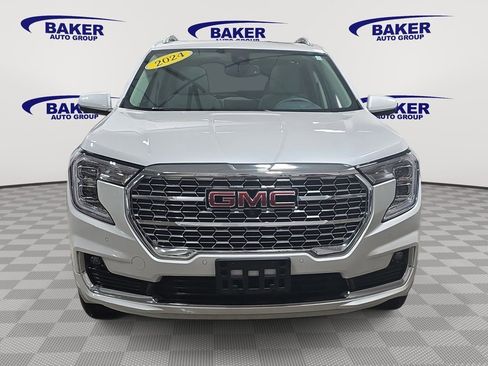 Used 2024 GMC Terrain Denali w/ Denali Premium Package image 2