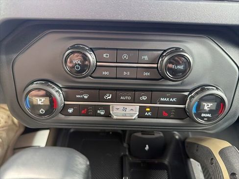 Used 2025 Ford Bronco Badlands AWD/4WD image 31