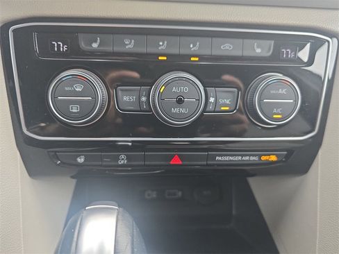 Used 2019 Volkswagen Atlas SEL image 25