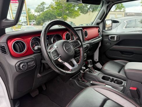 Used 2021 Jeep Wrangler Unlimited Rubicon w/ Dual Top Group AWD/4WD image 13