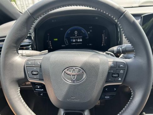 Used 2026 Toyota Camry SE FWD image 32