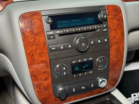 Used 2012 Chevrolet Suburban LT image 45