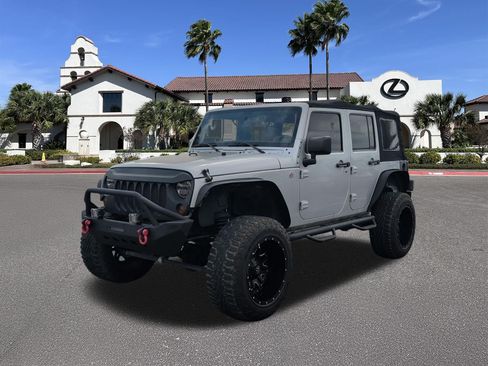 Used 2012 Jeep Wrangler Unlimited Rubicon w/ Dual Top Group AWD/4WD image 5