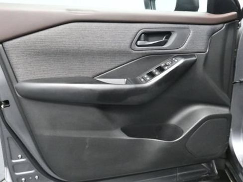 Used 2023 Nissan Rogue S AWD/4WD image 16