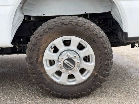 Used 2024 Ford F250 XLT image 10