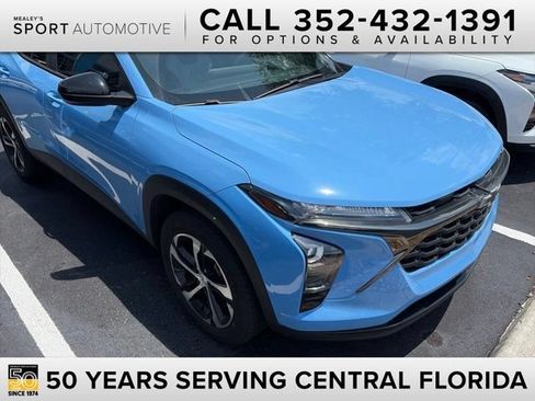 Used 2024 Chevrolet Trax RS w/ Sunroof Package FWD image 1