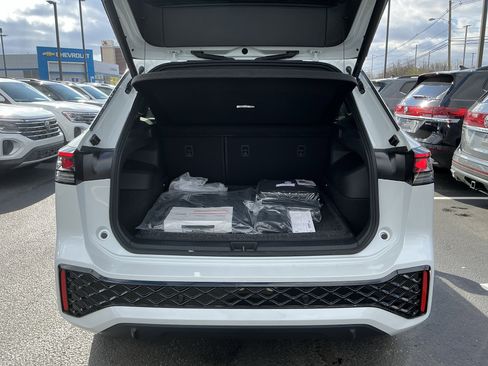 New 2026 Volkswagen Tiguan SEL R-Line image 27