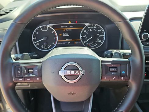 Used 2025 Nissan Rogue SV FWD image 19