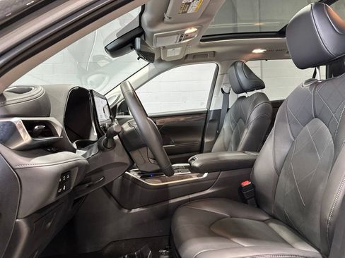 Certified 2026 Toyota Highlander Platinum AWD/4WD image 12
