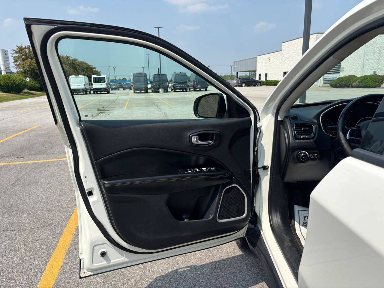 Used 2021 Jeep Compass Limited FWD image 10