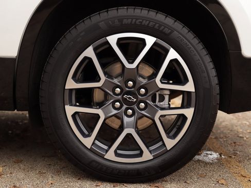 Used 2025 Chevrolet Blazer RS image 40