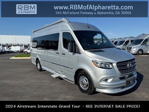 New 2022 Mercedes-Benz Sprinter 3500 image 1